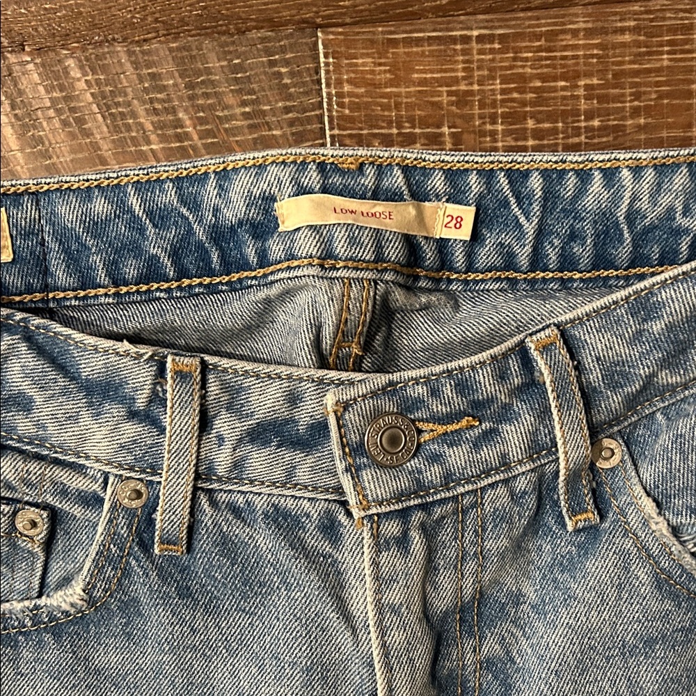 Levi’s Low Loose Women's Jeans - Picture 2 of 7